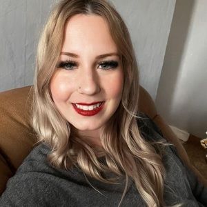 Meet your Posher, Monica